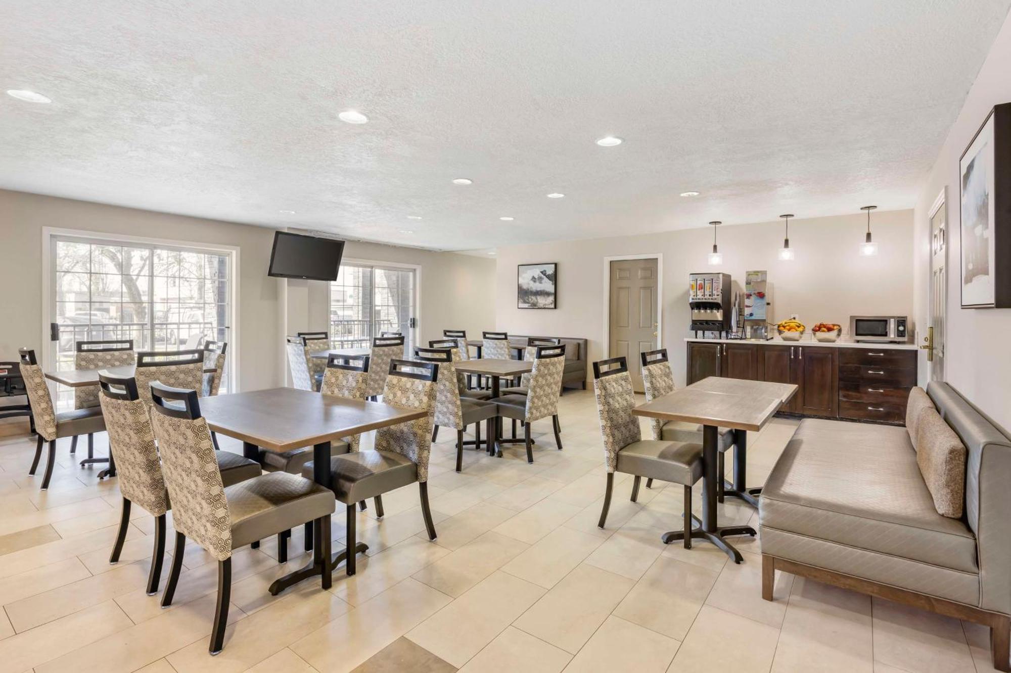 Best Western Plus Grand Manor Inn Спрингфилд Экстерьер фото