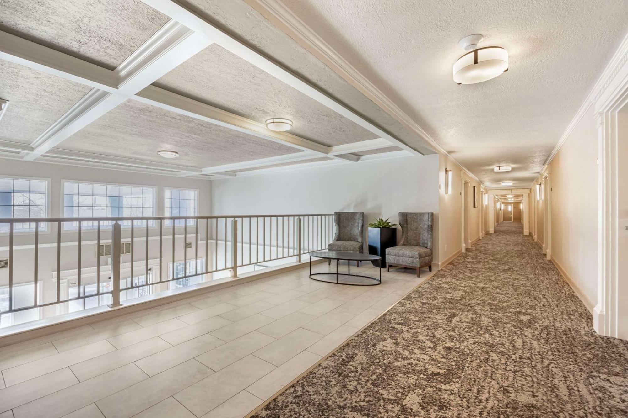 Best Western Plus Grand Manor Inn Спрингфилд Экстерьер фото